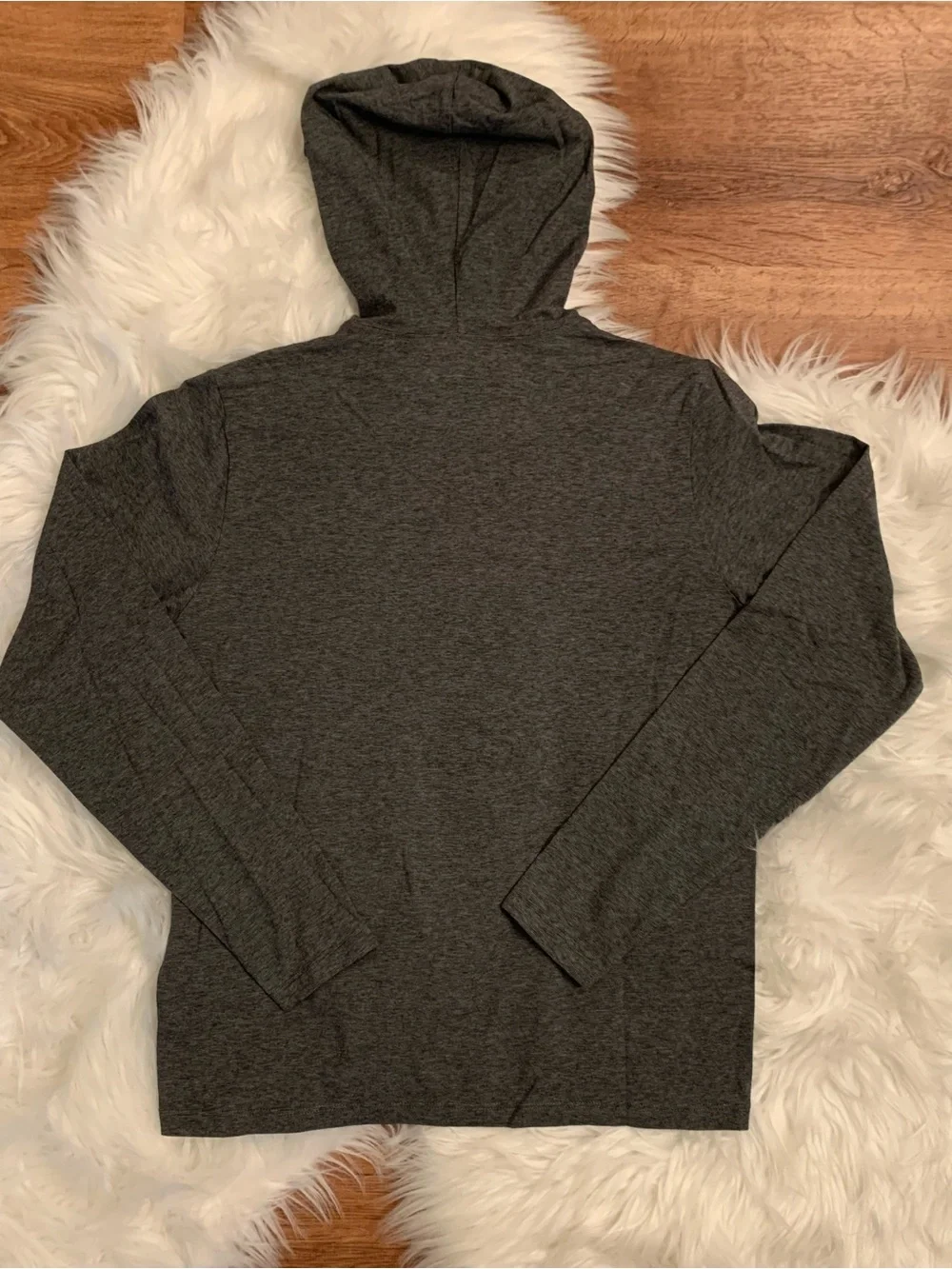 Vineyard Vines Teens XL Edgartown T-Shirt Long Sleeve Hooded Chest Pocket Whale